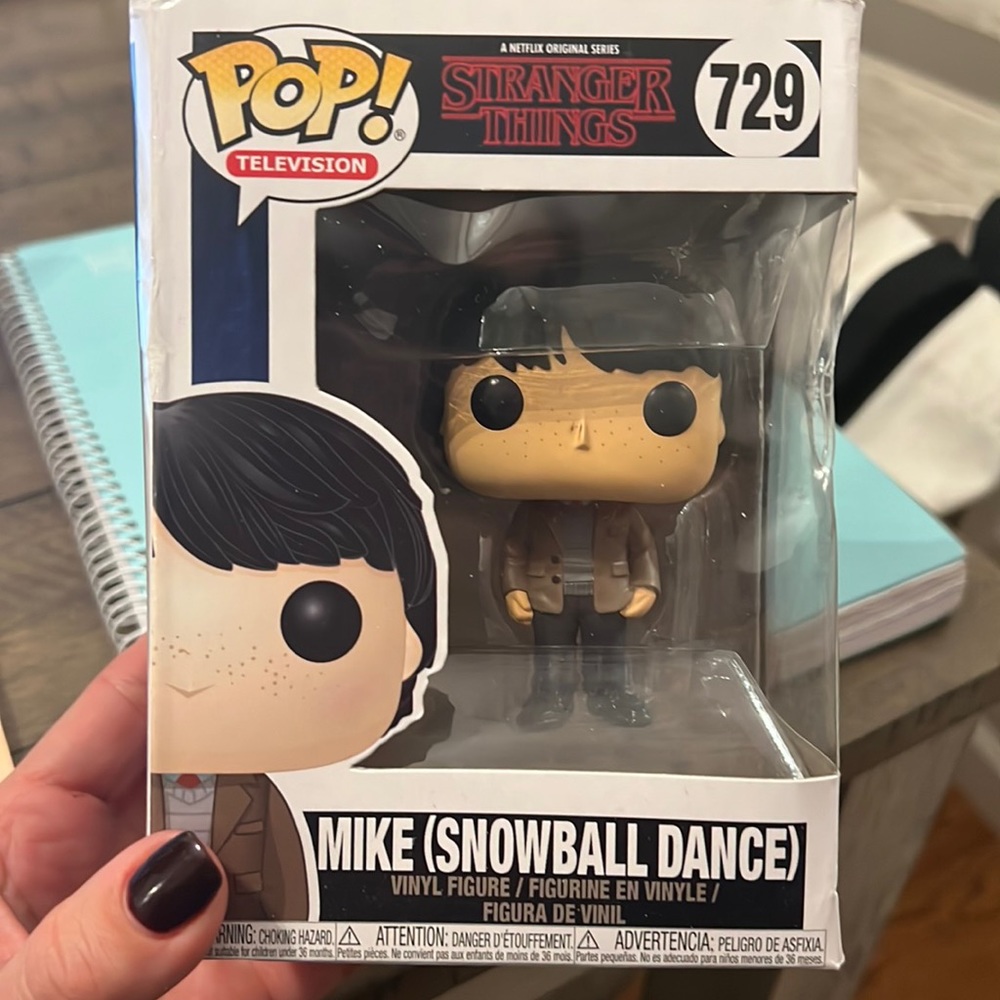 Mike Stranger Things Snowball dance Funko pop 729